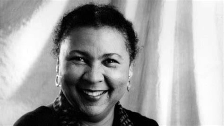 Who is bell hooks? Bio, age, husband, spelling of name, books, movies 1 bell hooks