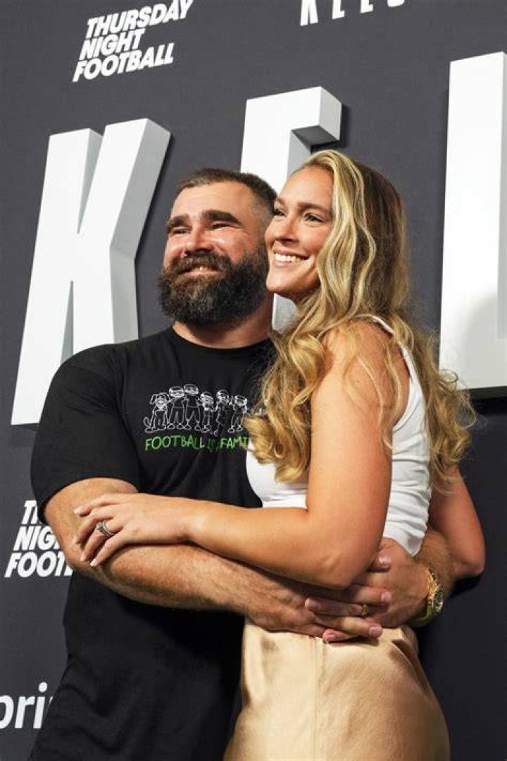 Who is Jason Kelce daughter Wyatt Elizabeth Kelce? Age, birthday, mom, pictures 1 kylie kelce